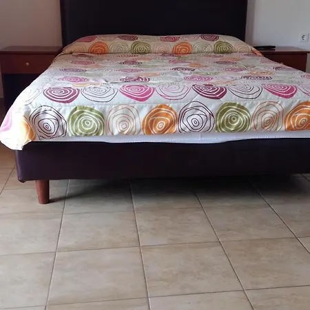 La Luna Néos Marmarás