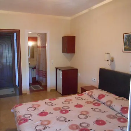 La Luna Neos Marmaras