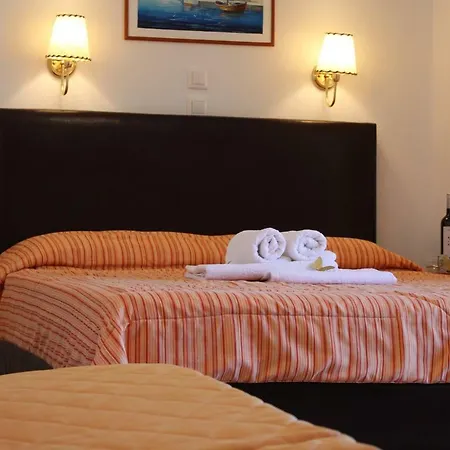 La Luna Неос-Мармарас