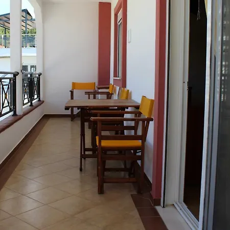 La Luna * Неос-Мармарас